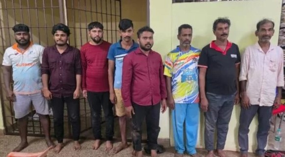 ಮೂಡಬಿದಿರೆಯಲ್ಲಿ ಇಸ್ಪೀಟು ಅಡ್ಡೆ ಮೇಲೆ ಪೊಲೀಸ್ ದಾಳಿ: ಎಂಟು ಮಂದಿಯ ಬಂಧನ